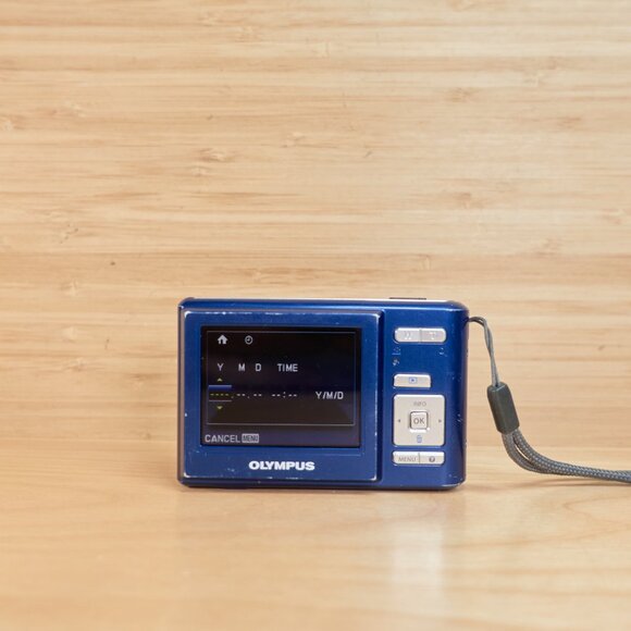 Olympus T-100 Digital Camera / 12MP / 3x Optical Zoom / Blue / Tested & Working - Picture 4 of 10